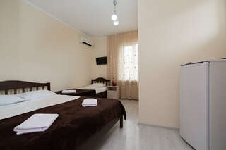 Гостиница Солнышко Геленджик Трехместный номер-1