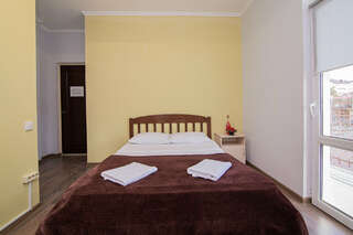 Гостиница Солнышко Геленджик Бюджетный двухместный номер с 1 кроватью-4