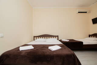 Гостиница Солнышко Геленджик Трехместный номер-3