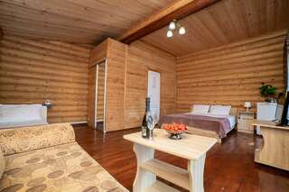 Гостиница Солнышко Геленджик Семейный номер Делюкс-5