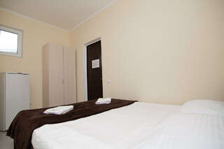 Гостиница Солнышко Геленджик Трехместный номер-6