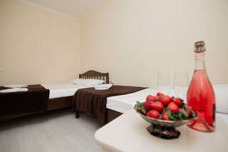 Гостиница Солнышко Геленджик Трехместный номер-7