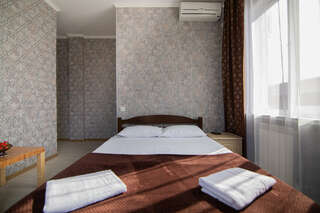 Гостиница Солнышко Геленджик Бюджетный двухместный номер с 1 кроватью-11