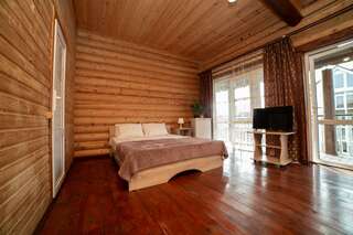 Гостиница Солнышко Геленджик Семейный номер Делюкс-12