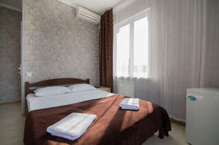 Гостиница Солнышко Геленджик Бюджетный двухместный номер с 1 кроватью-9