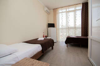 Гостиница Солнышко Геленджик Бюджетный двухместный номер с 2 отдельными кроватями-1