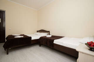 Гостиница Солнышко Геленджик Трехместный номер-4