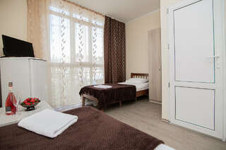 Гостиница Солнышко Геленджик Бюджетный двухместный номер с 2 отдельными кроватями-6